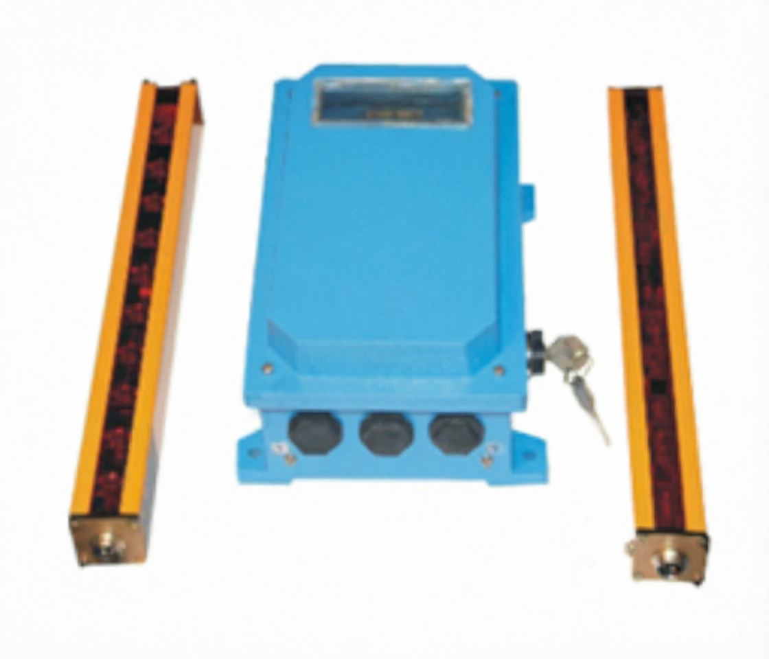 Industrial belt rupture switch for conveyor belt rip detection